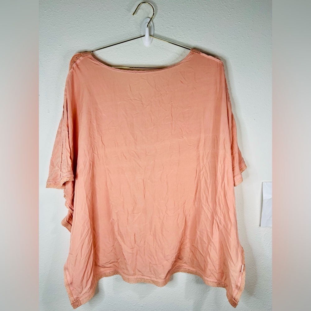 Boho Women’s Peach V-Neck Tunic Top One Size Lightweight Lace Trim 26” - Picture 6 of 6